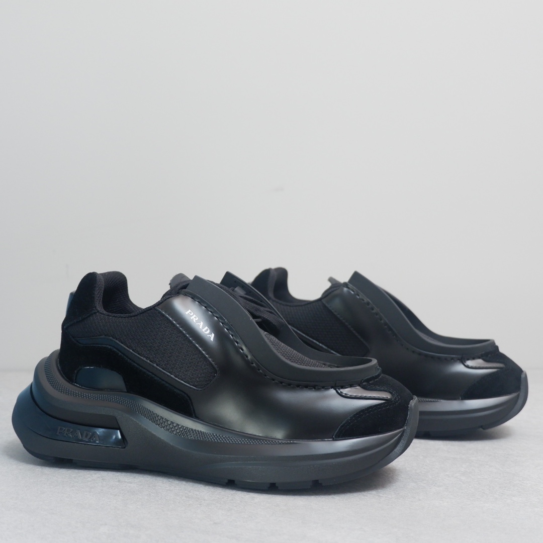 PRADA SNEAKER