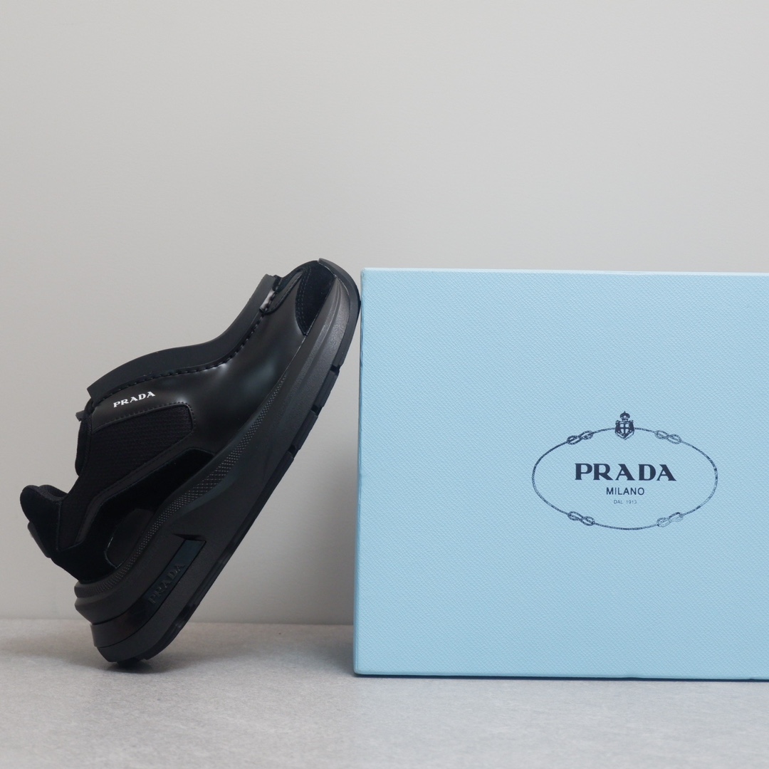 PRADA SNEAKER