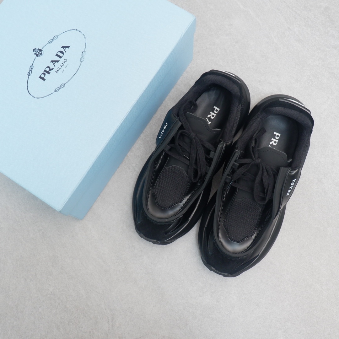 PRADA SNEAKER