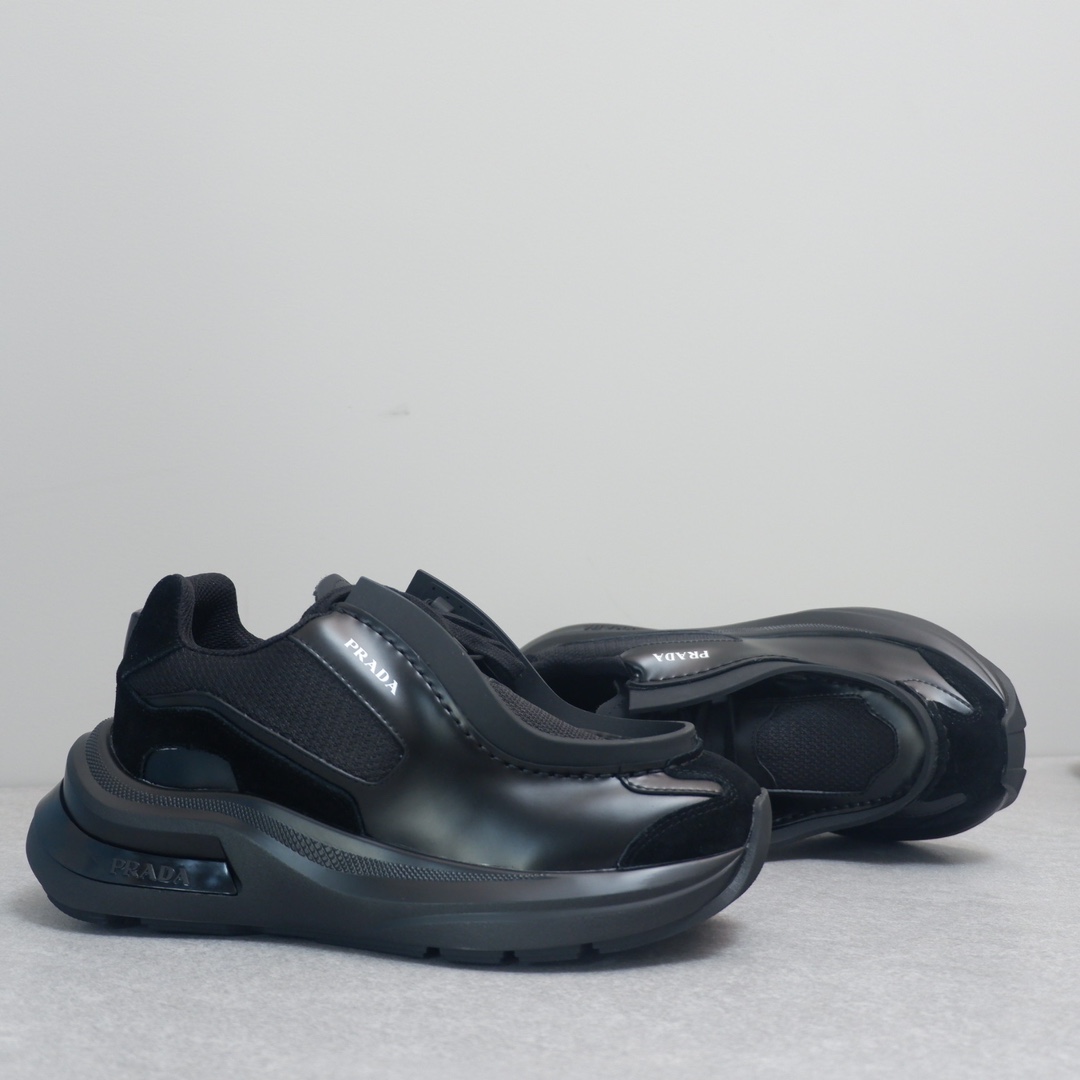 PRADA SNEAKER