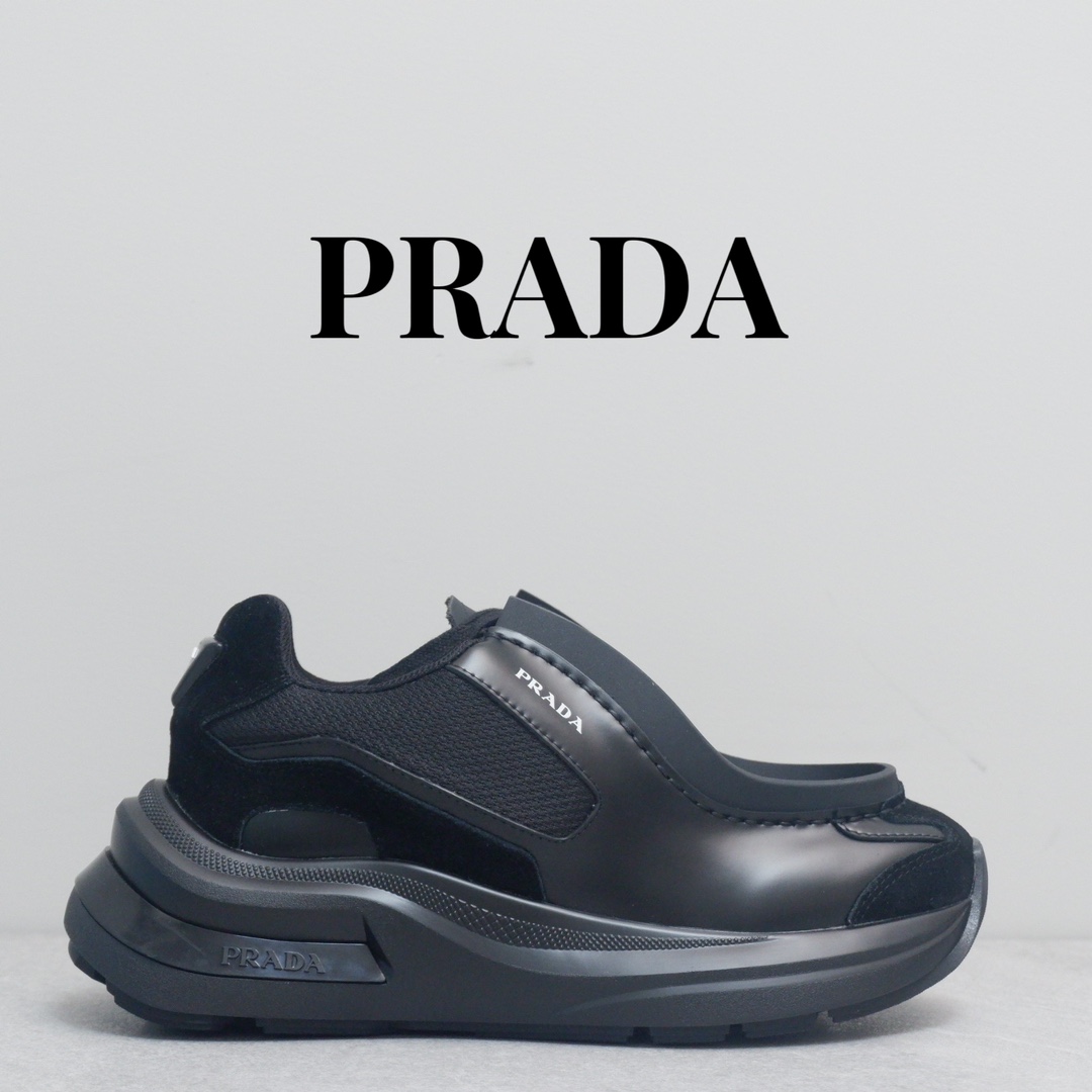 PRADA SNEAKER