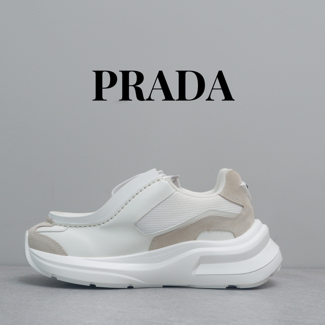 PRADA SNEAKER 