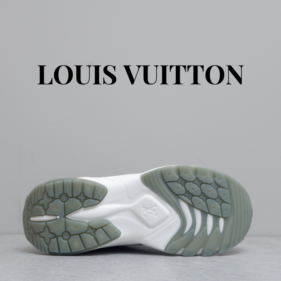 LOUIS VUITTON RUN55