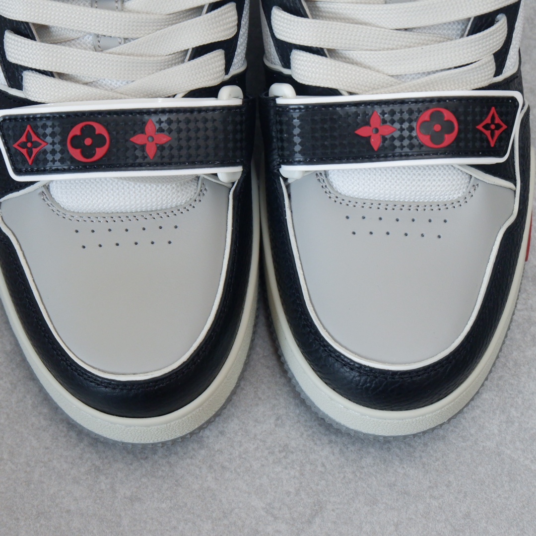 LOUIS VUITTON TRAINERS 