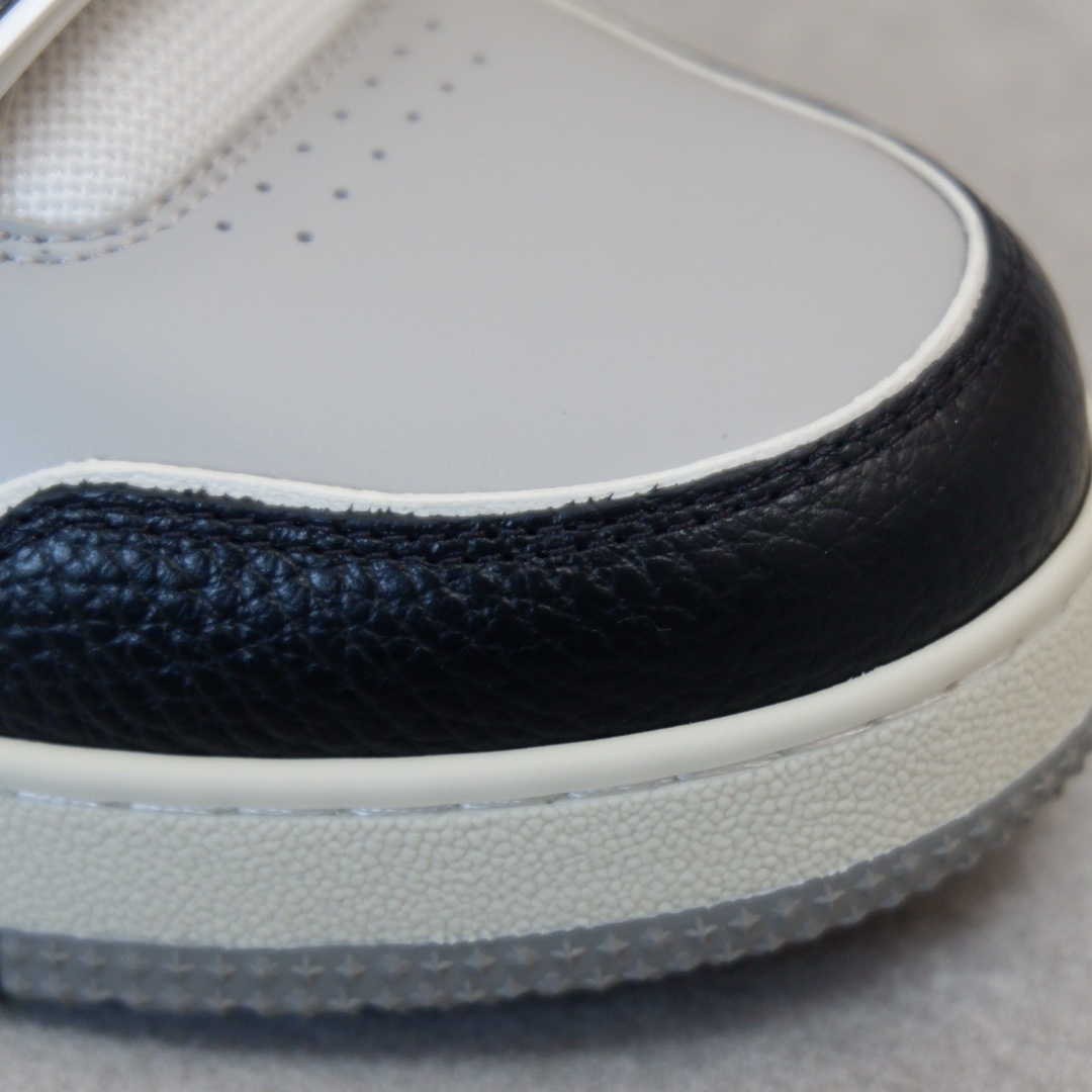 LOUIS VUITTON TRAINERS 