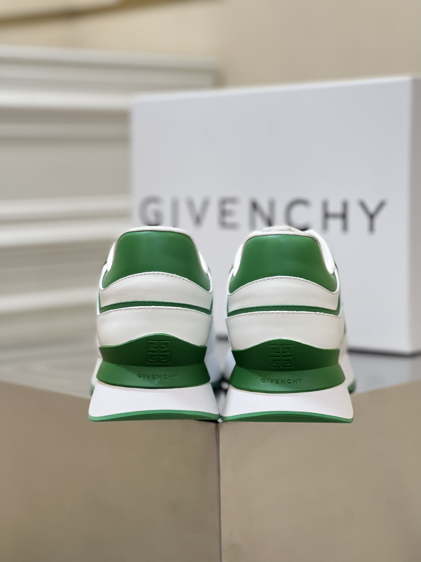 GIVENCHY SNEAKERS 