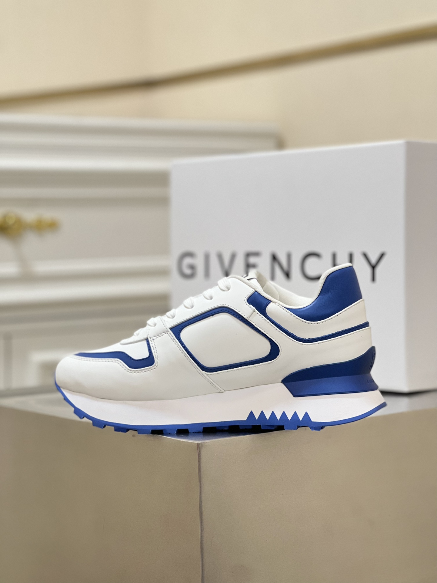 GIVENCHY SNEAKERS