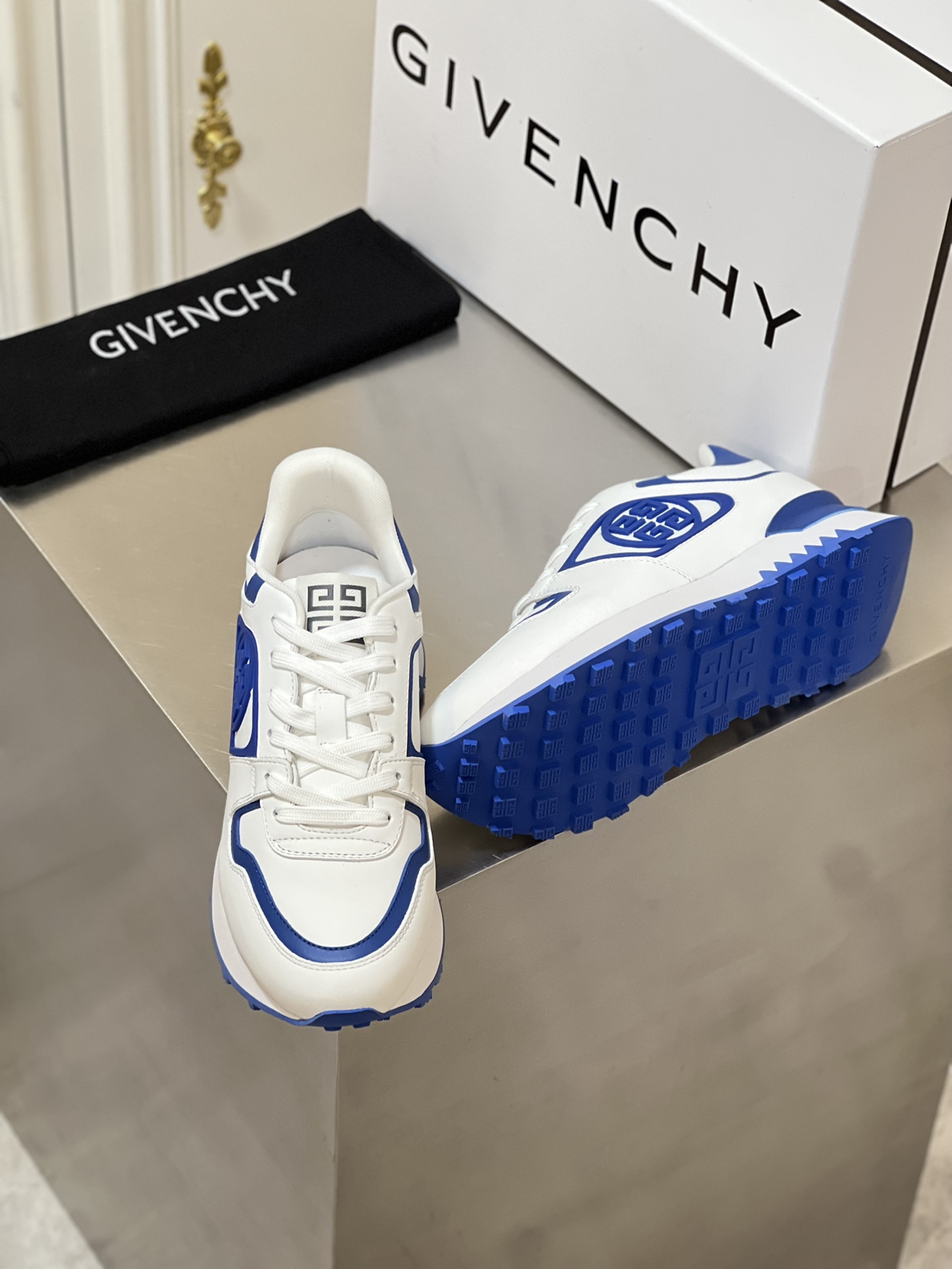 GIVENCHY SNEAKERS