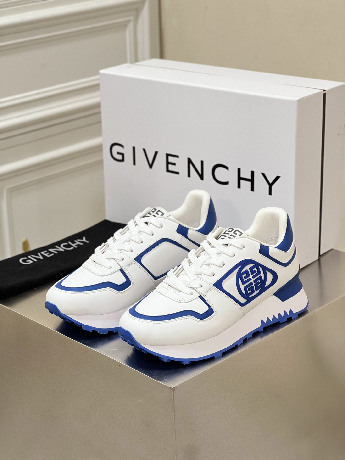 GIVENCHY SNEAKERS