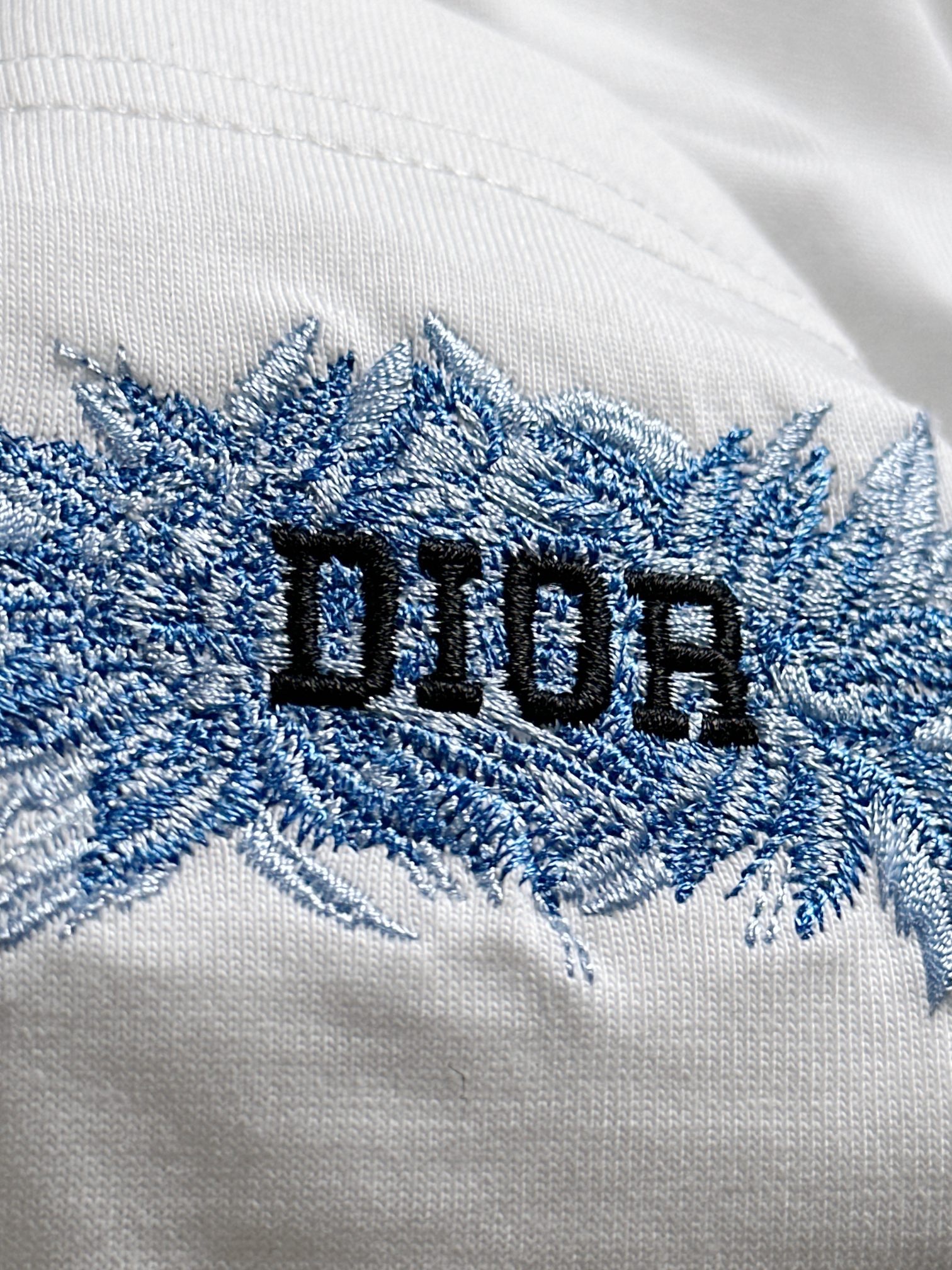 DIOR T-SHIRT