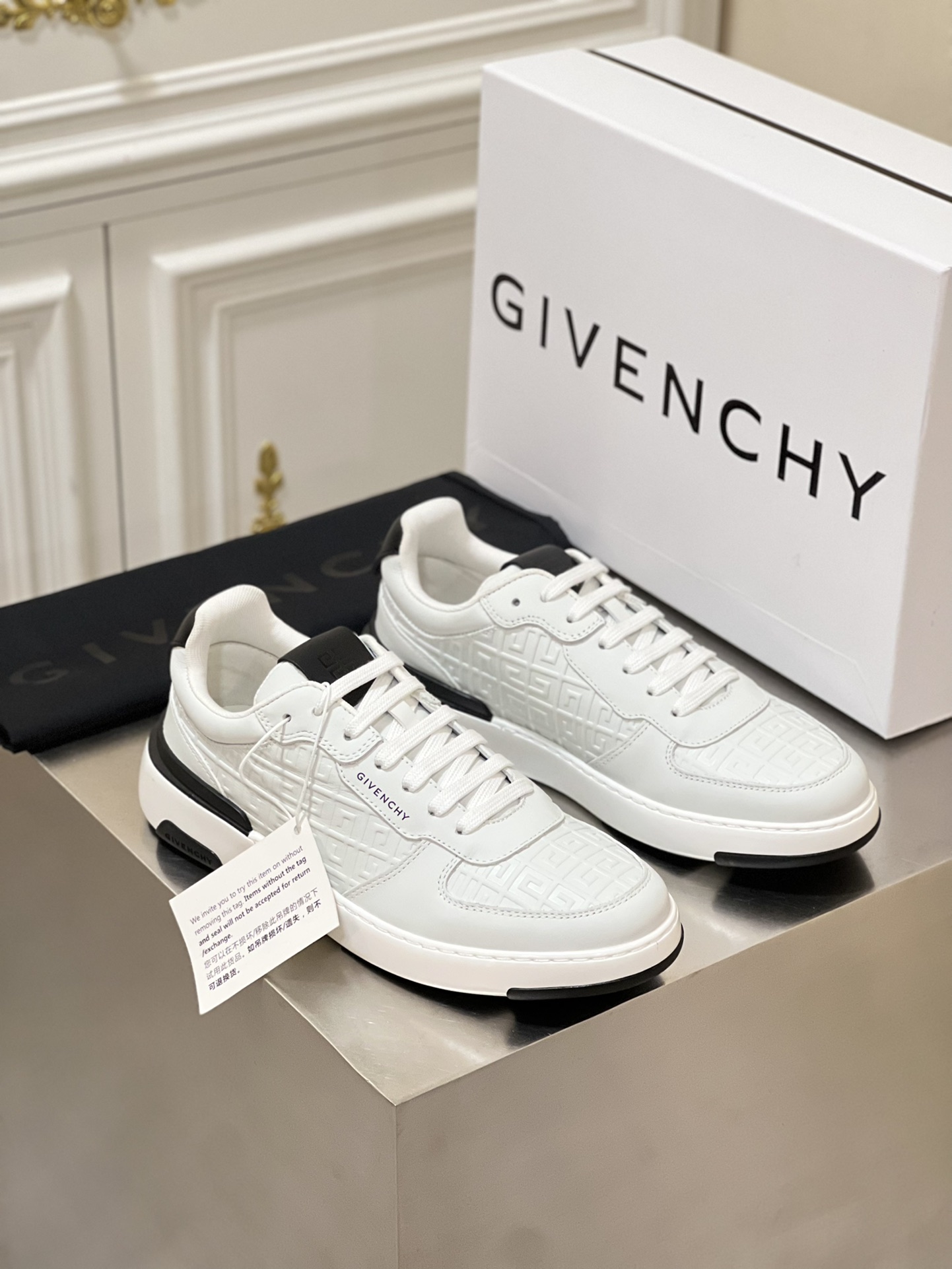 GIVENCHY SNEAKERS 