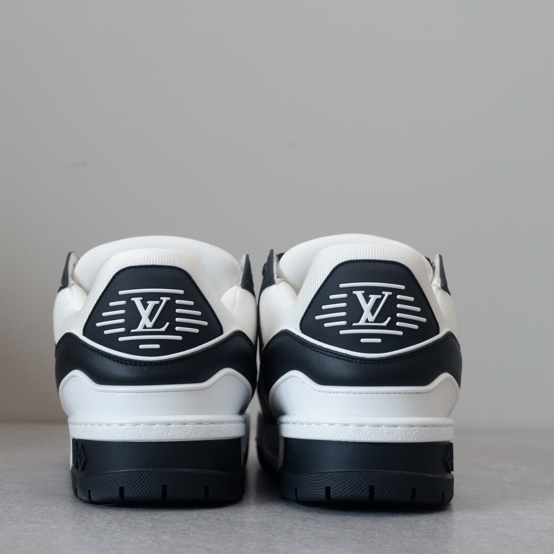 LOUIS VUITTON TRAINERS 