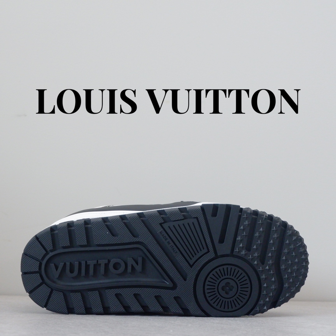 LOUIS VUITTON TRAINERS 