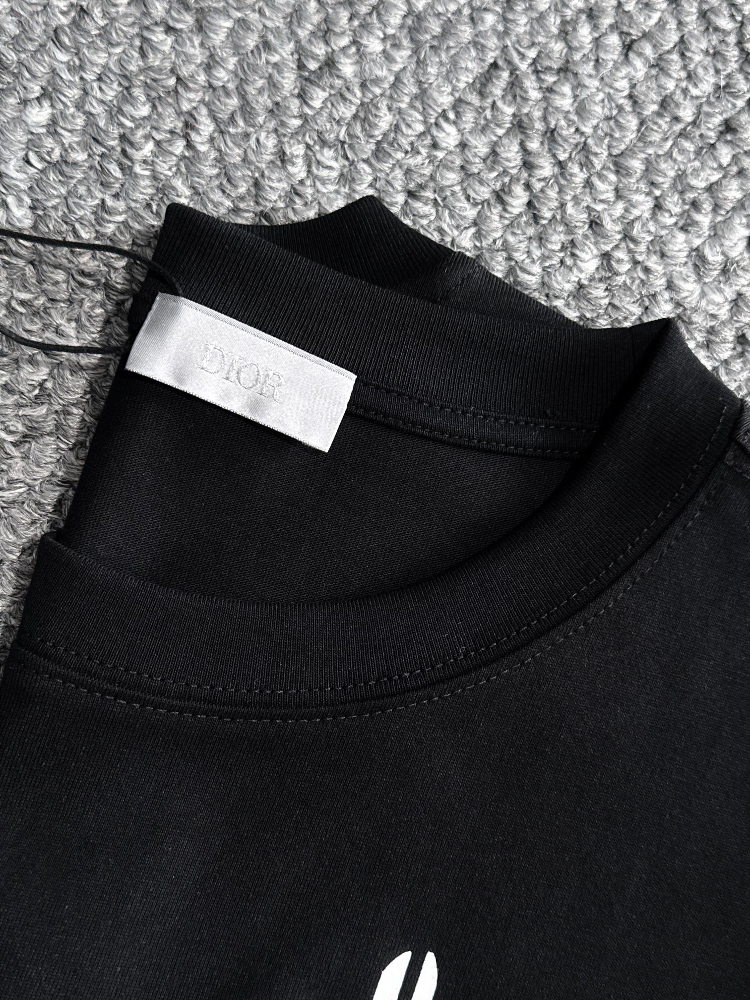 DIOR T-SHIRT