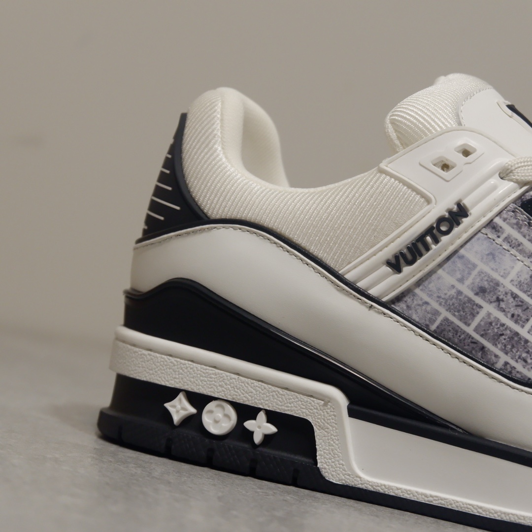 LOUIS VUITTON TRAINERS 