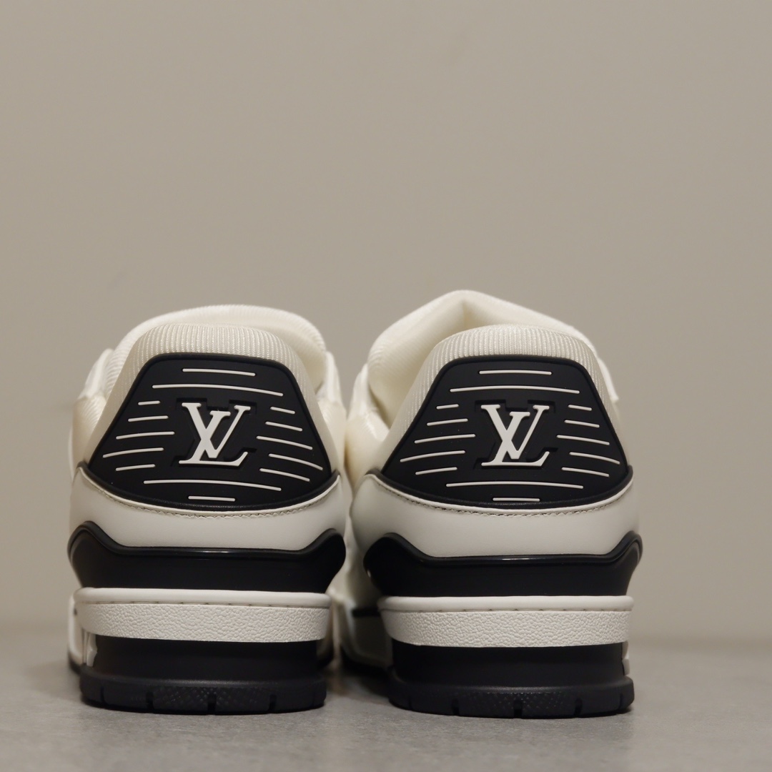 LOUIS VUITTON TRAINERS 