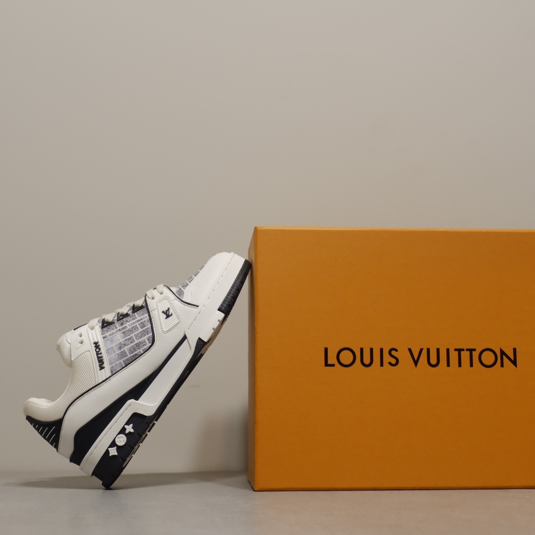 LOUIS VUITTON TRAINERS 