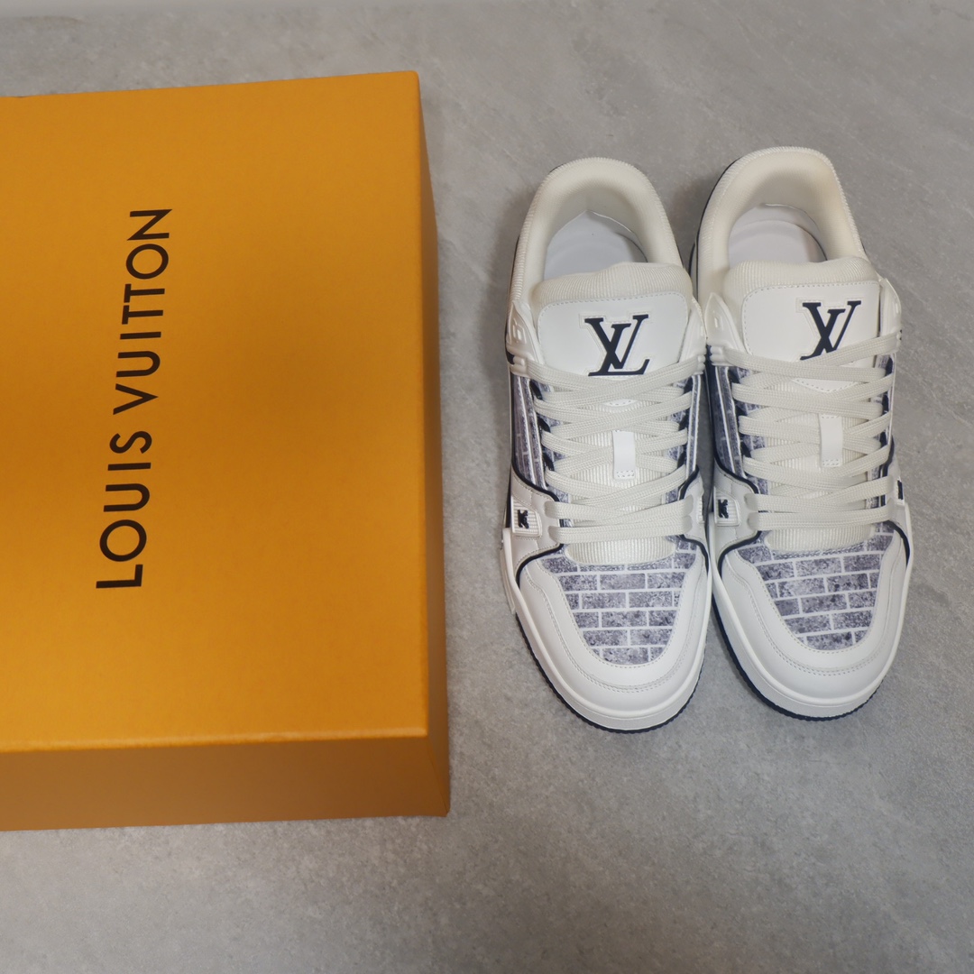 LOUIS VUITTON TRAINERS 