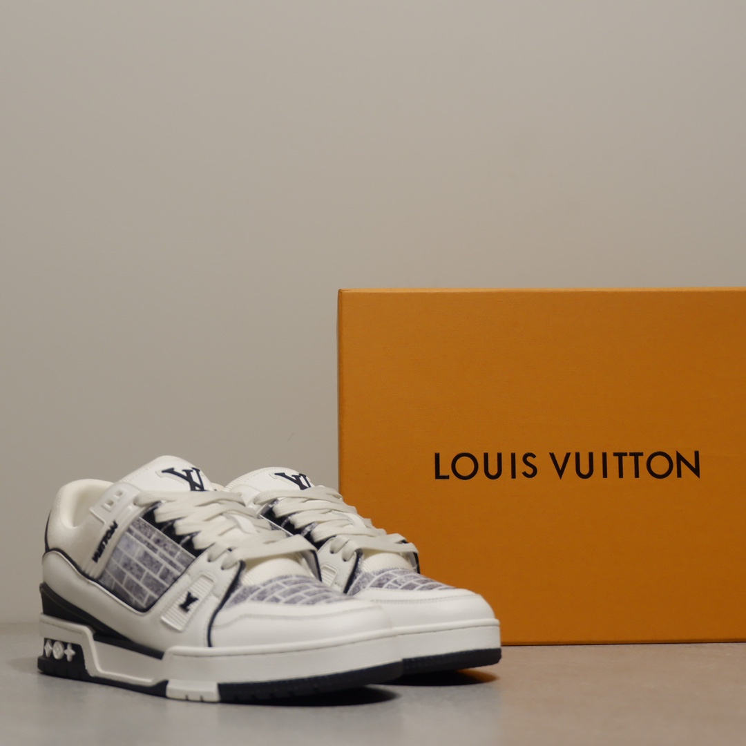 LOUIS VUITTON TRAINERS 