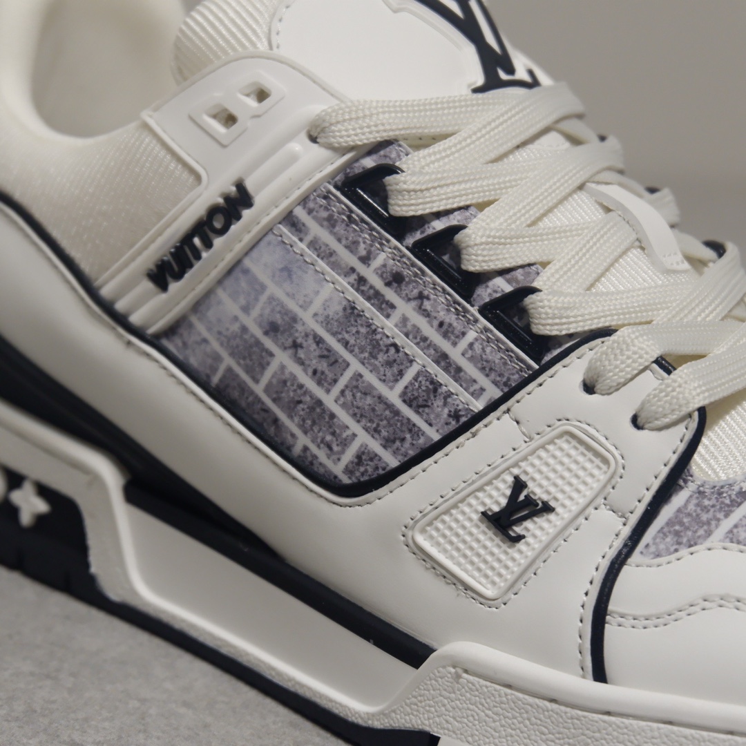LOUIS VUITTON TRAINERS 