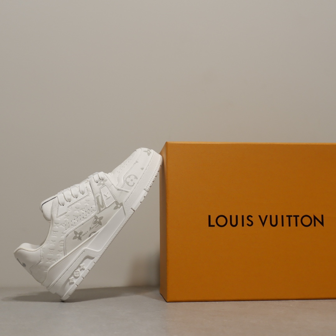 LOUIS VUITTON TRAINERS 