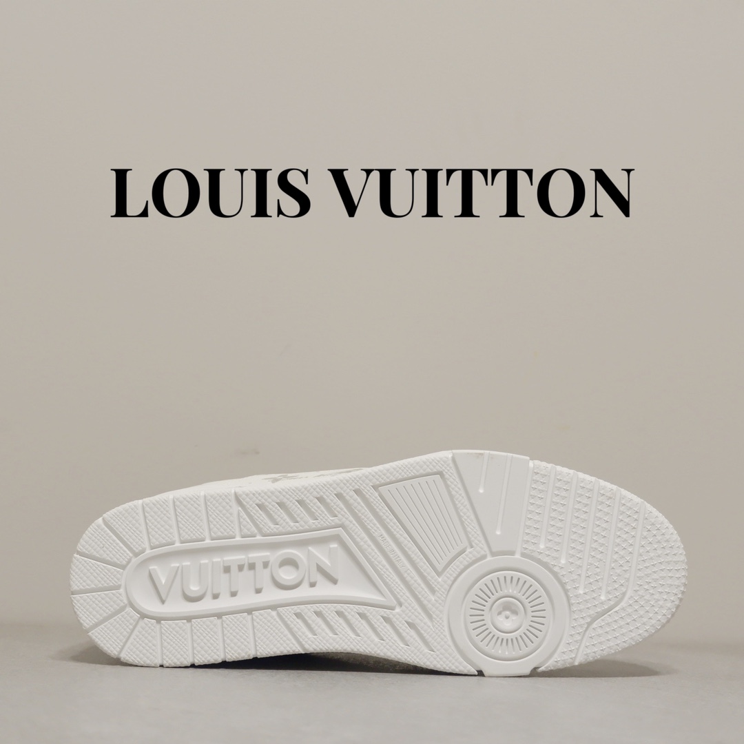 LOUIS VUITTON TRAINERS 