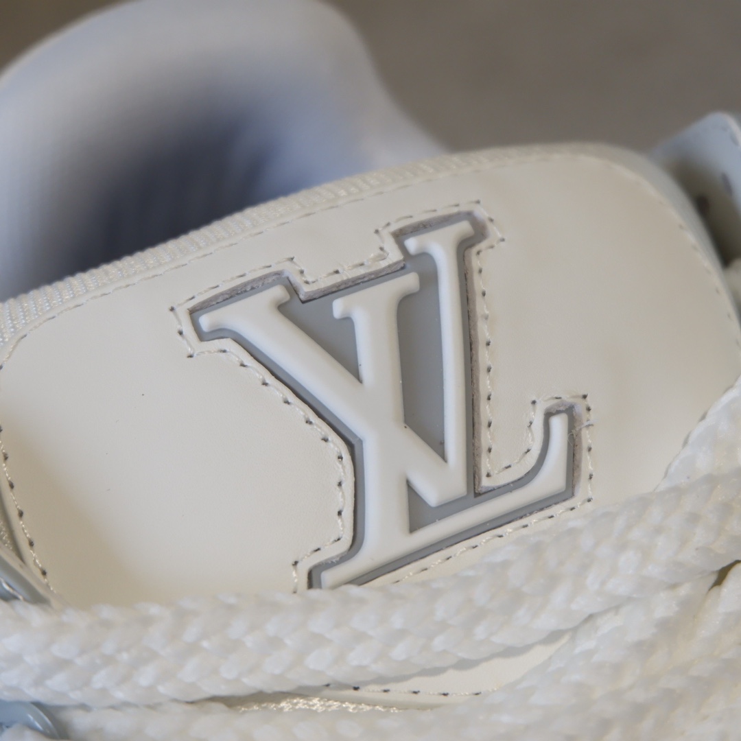 LOUIS VUITTON TRAINERS 
