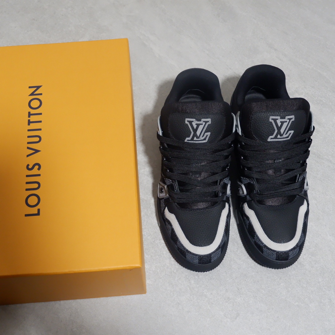 LOUIS VUITTON TRAINERS 