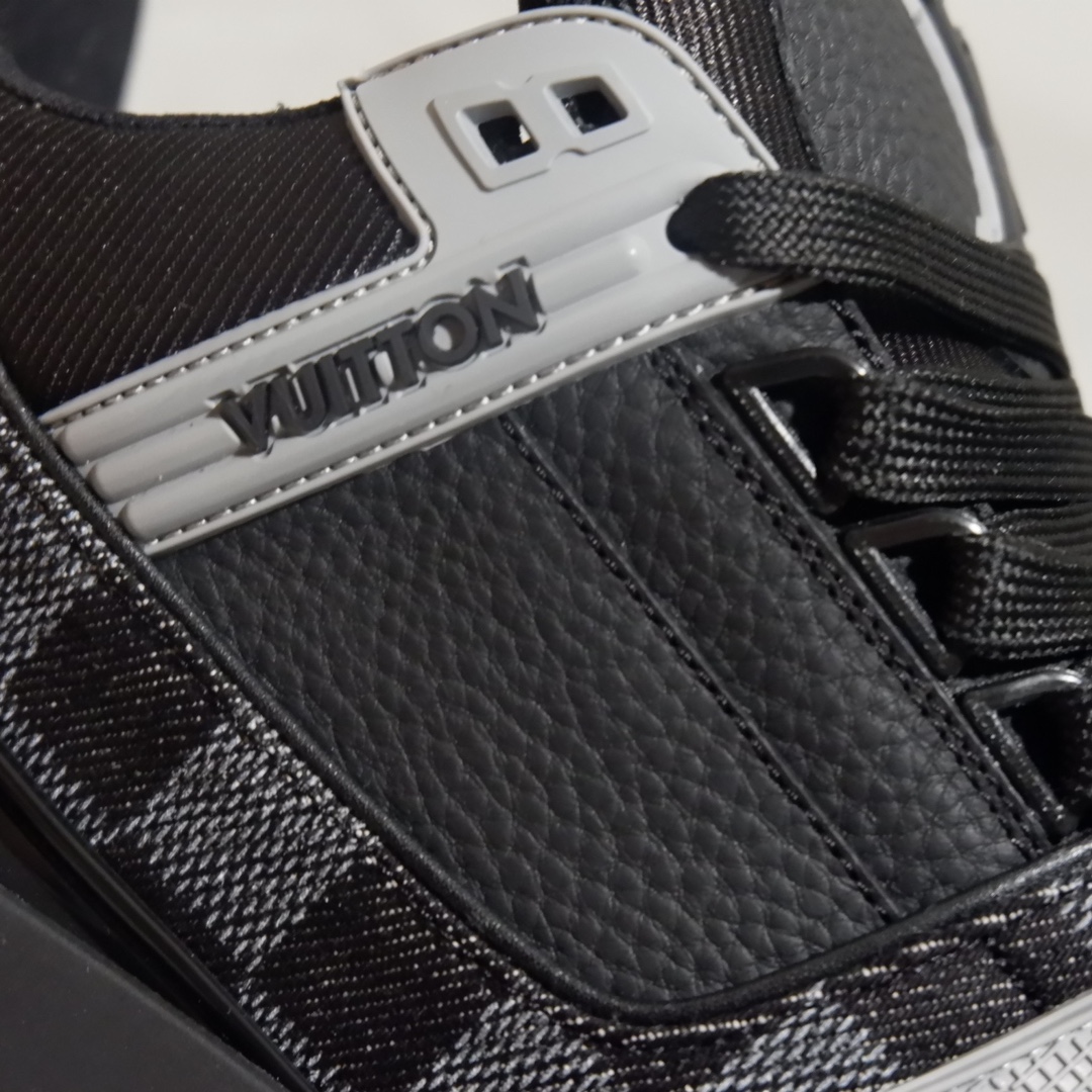 LOUIS VUITTON TRAINERS 