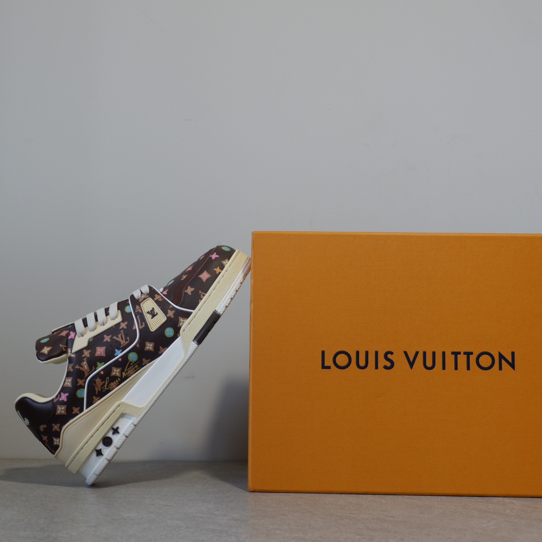 LOUIS VUITTON TRAINERS