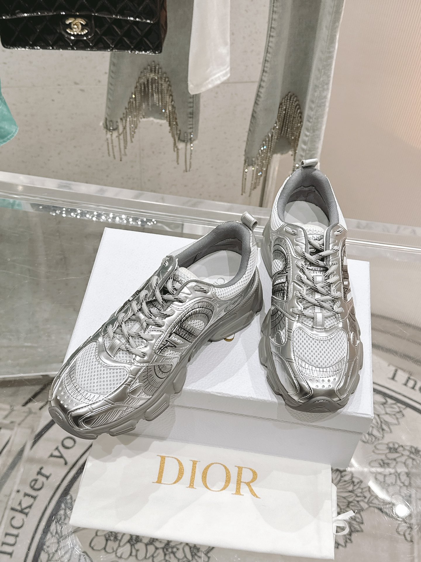 DIOR SNEAKER
