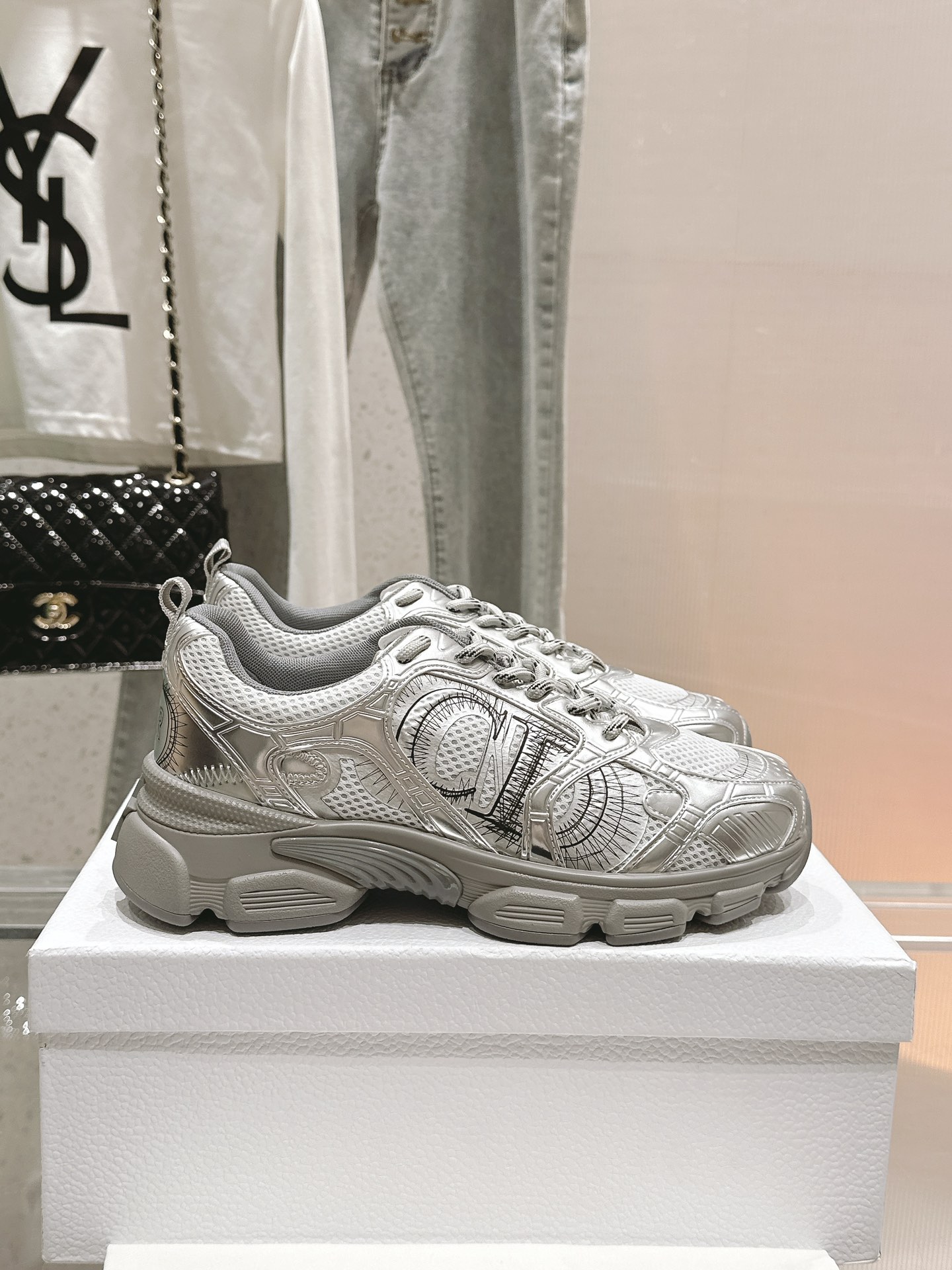 DIOR SNEAKER