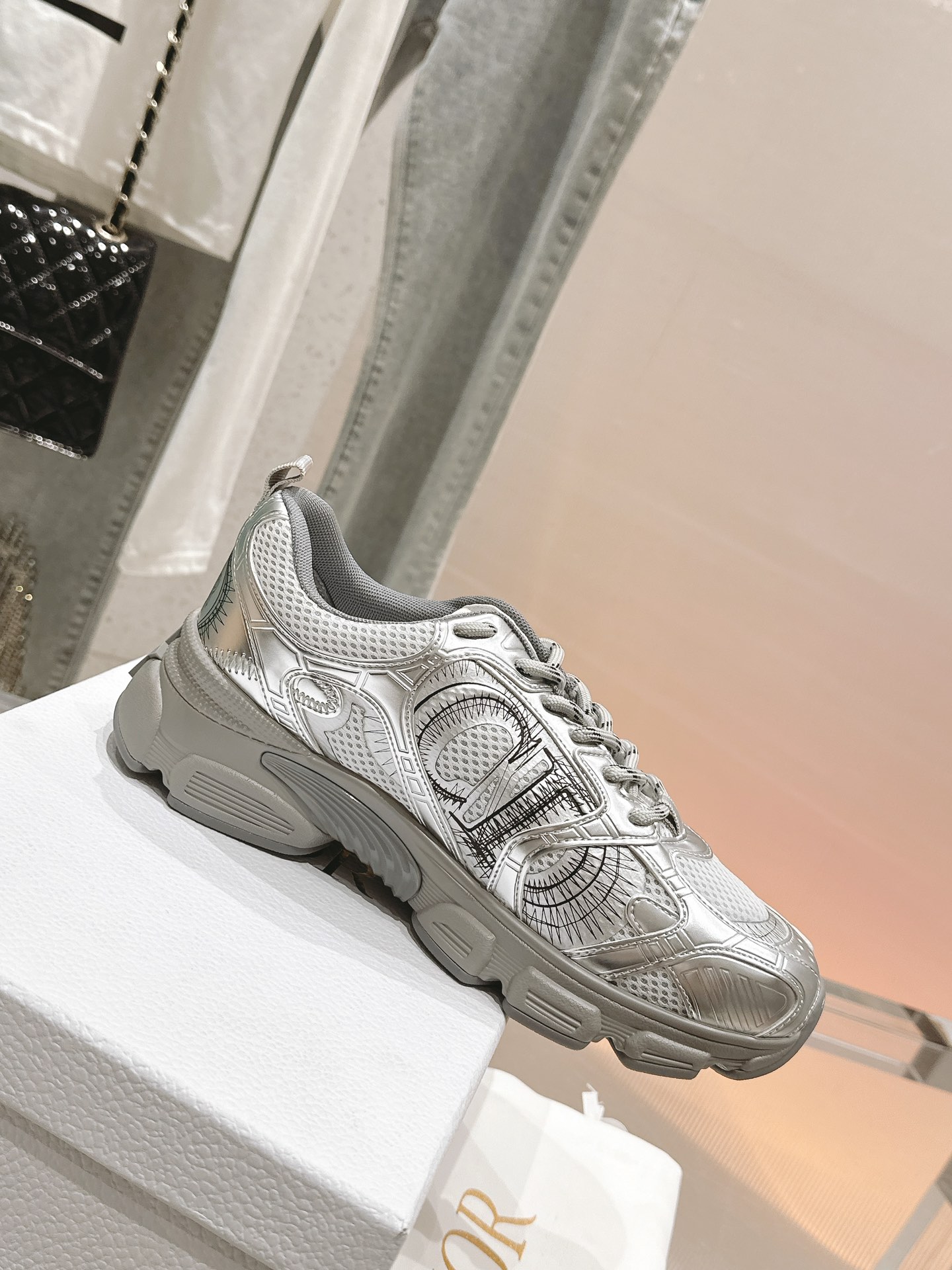 DIOR SNEAKER