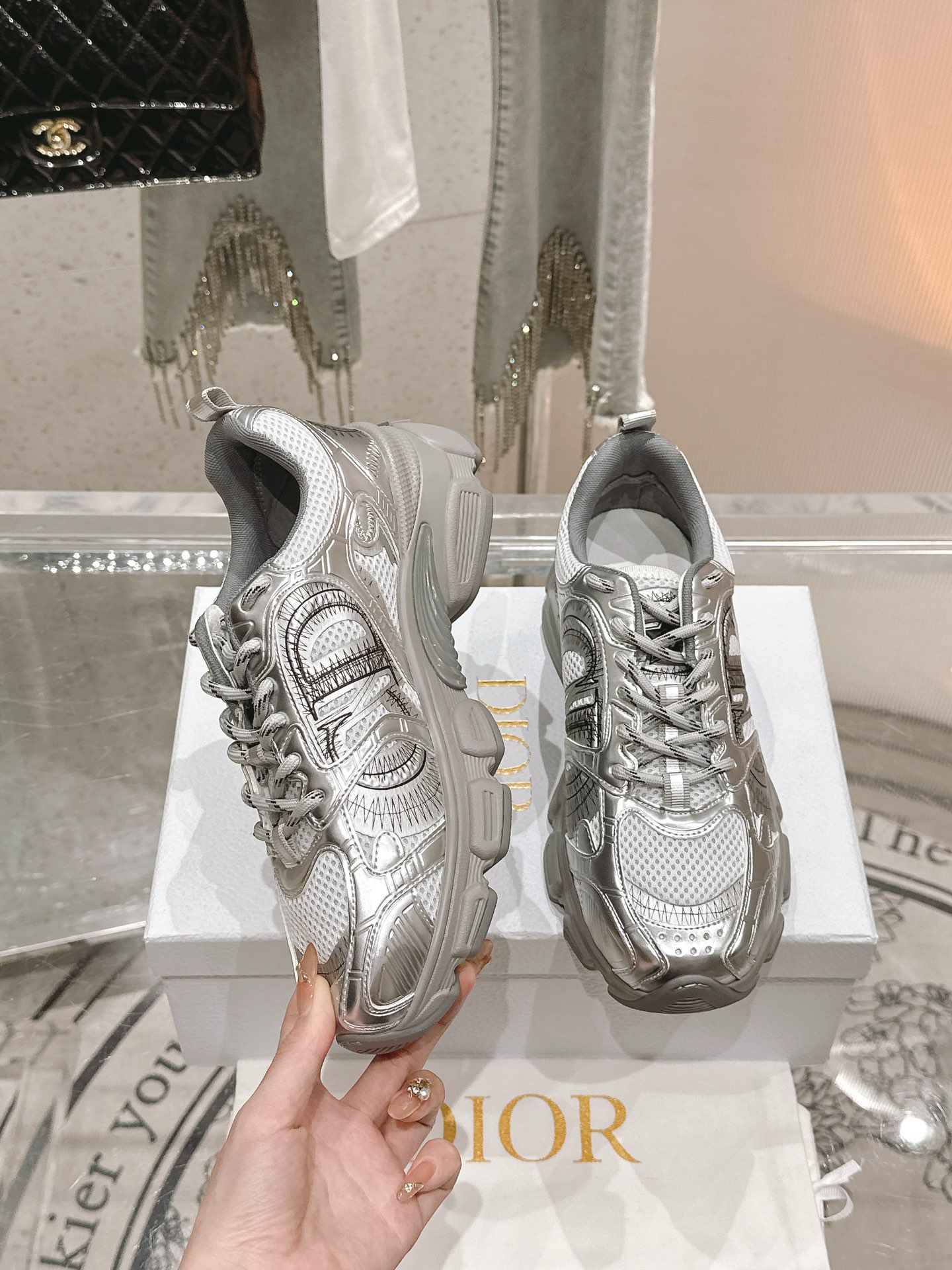 DIOR SNEAKER