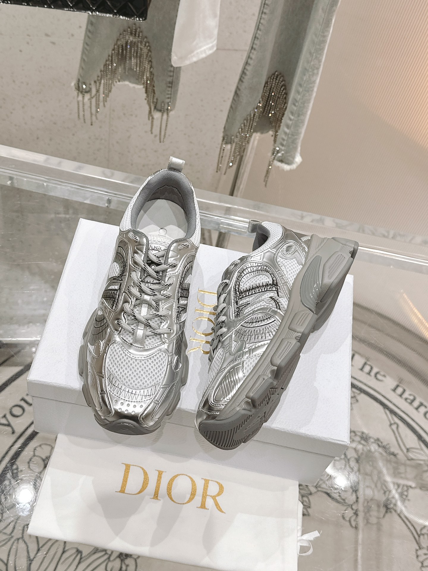 DIOR SNEAKER