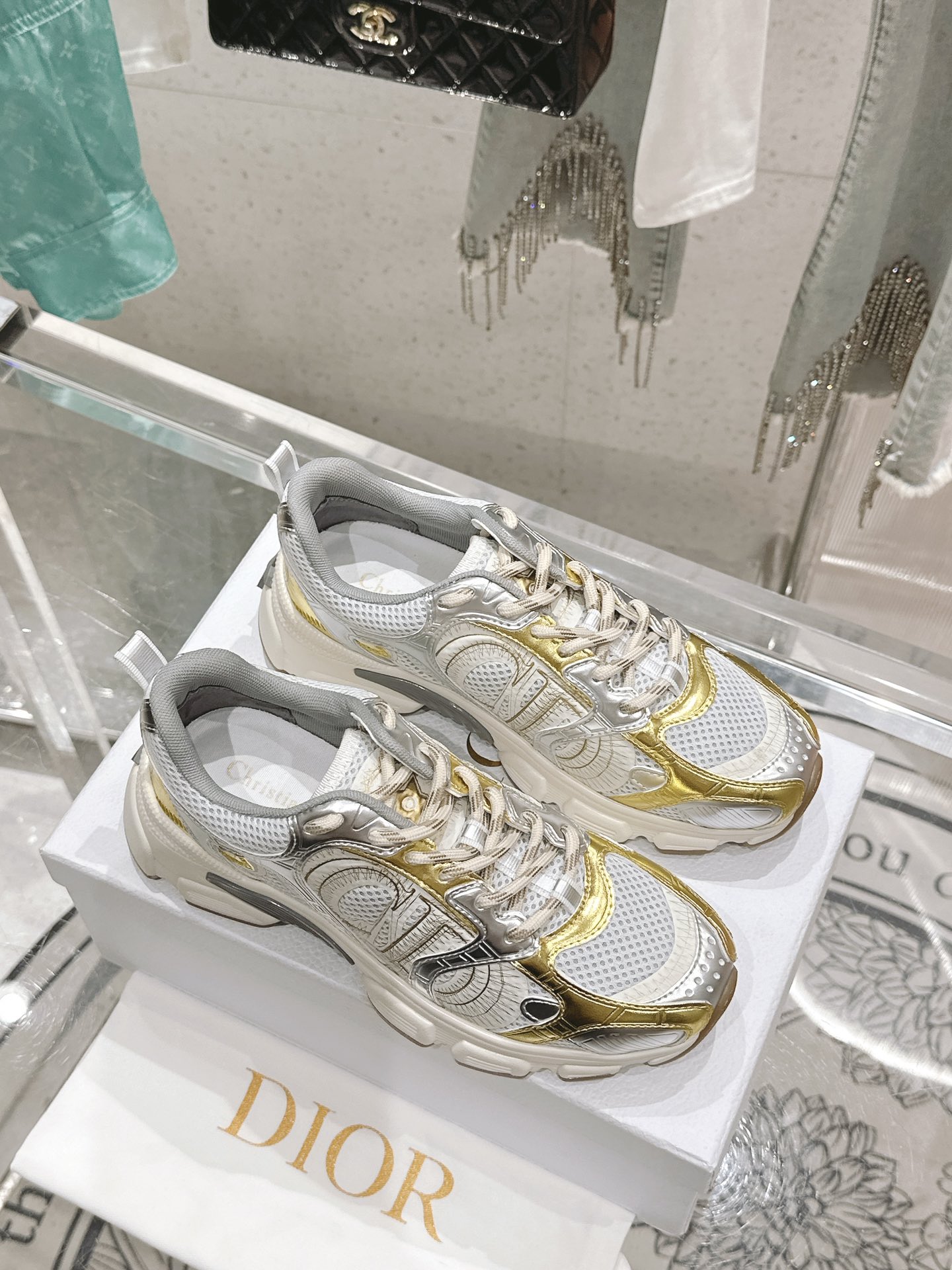DIOR SNEAKER