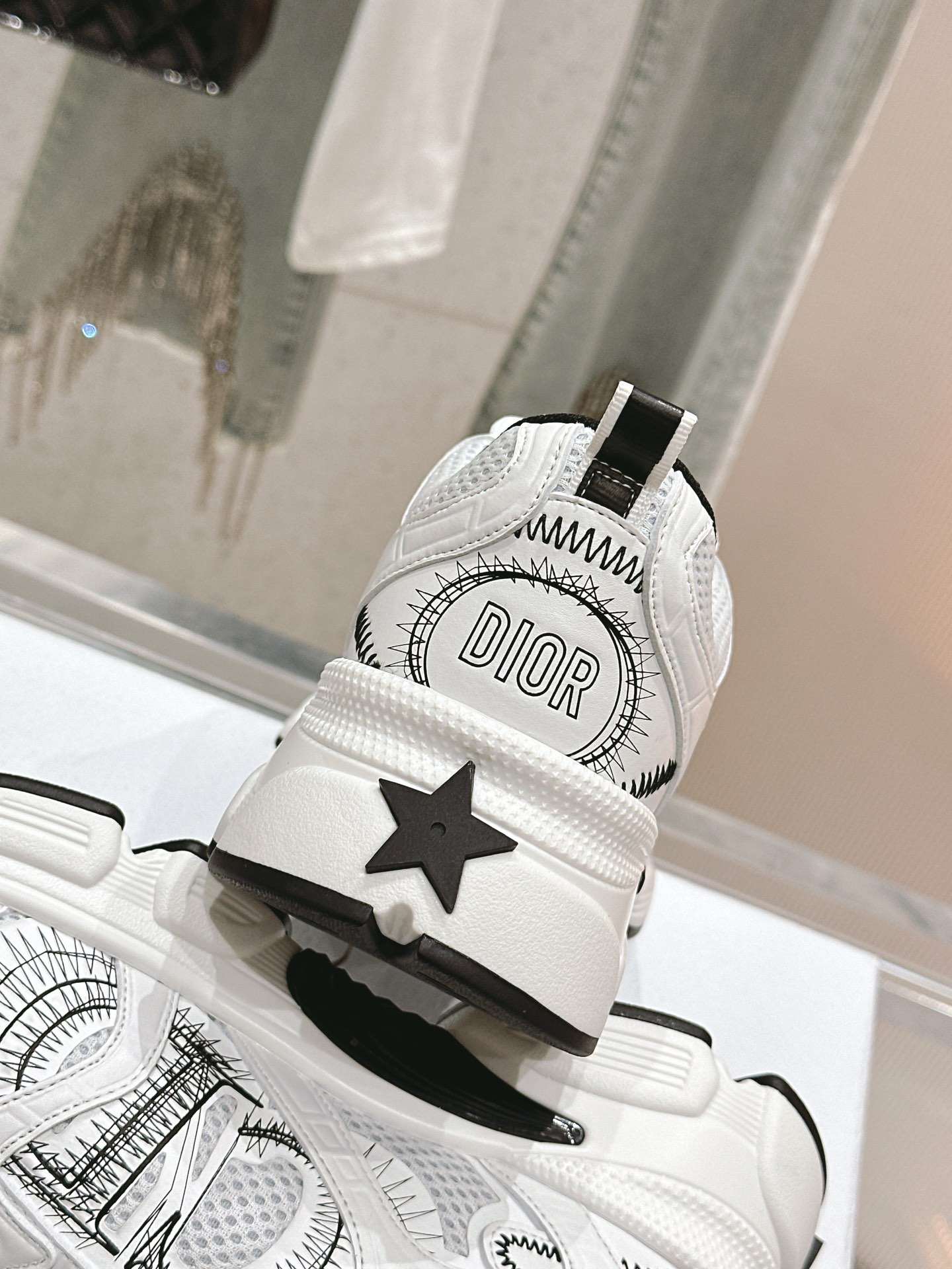DIOR SNEAKER