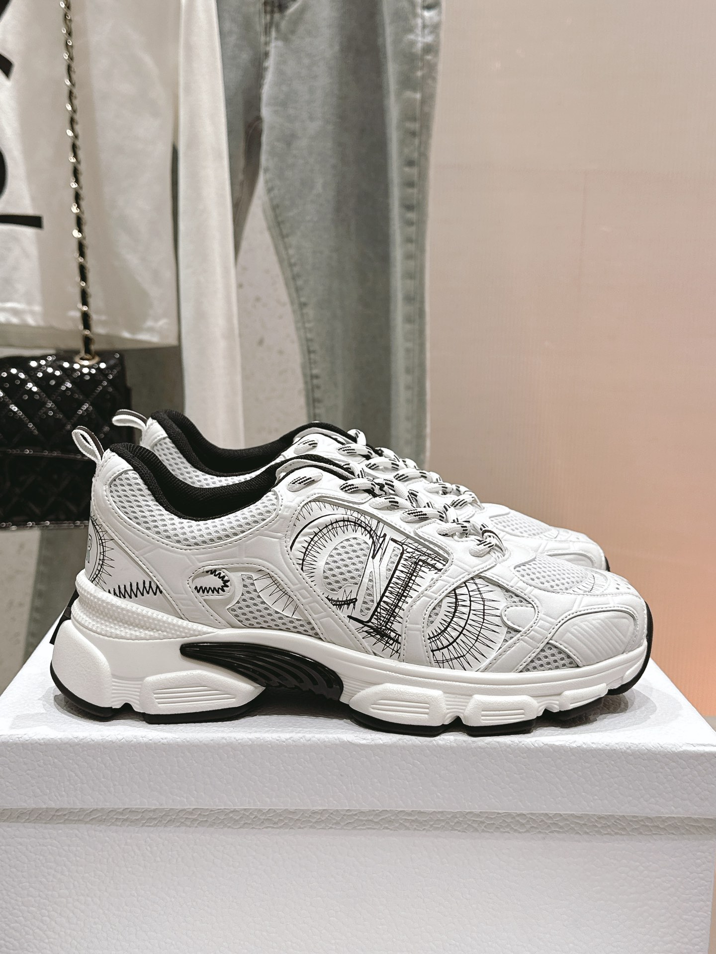 DIOR SNEAKER