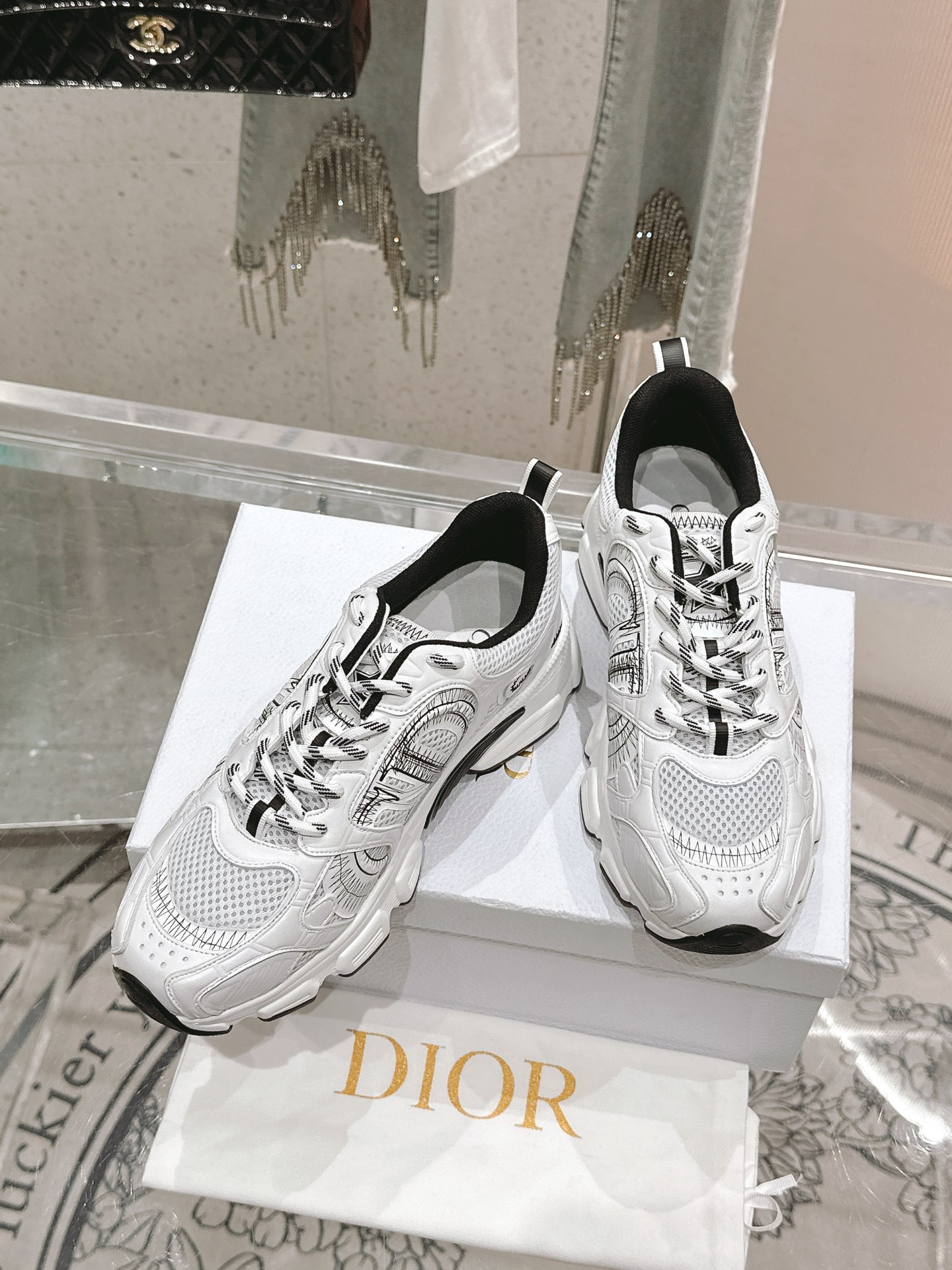 DIOR SNEAKER