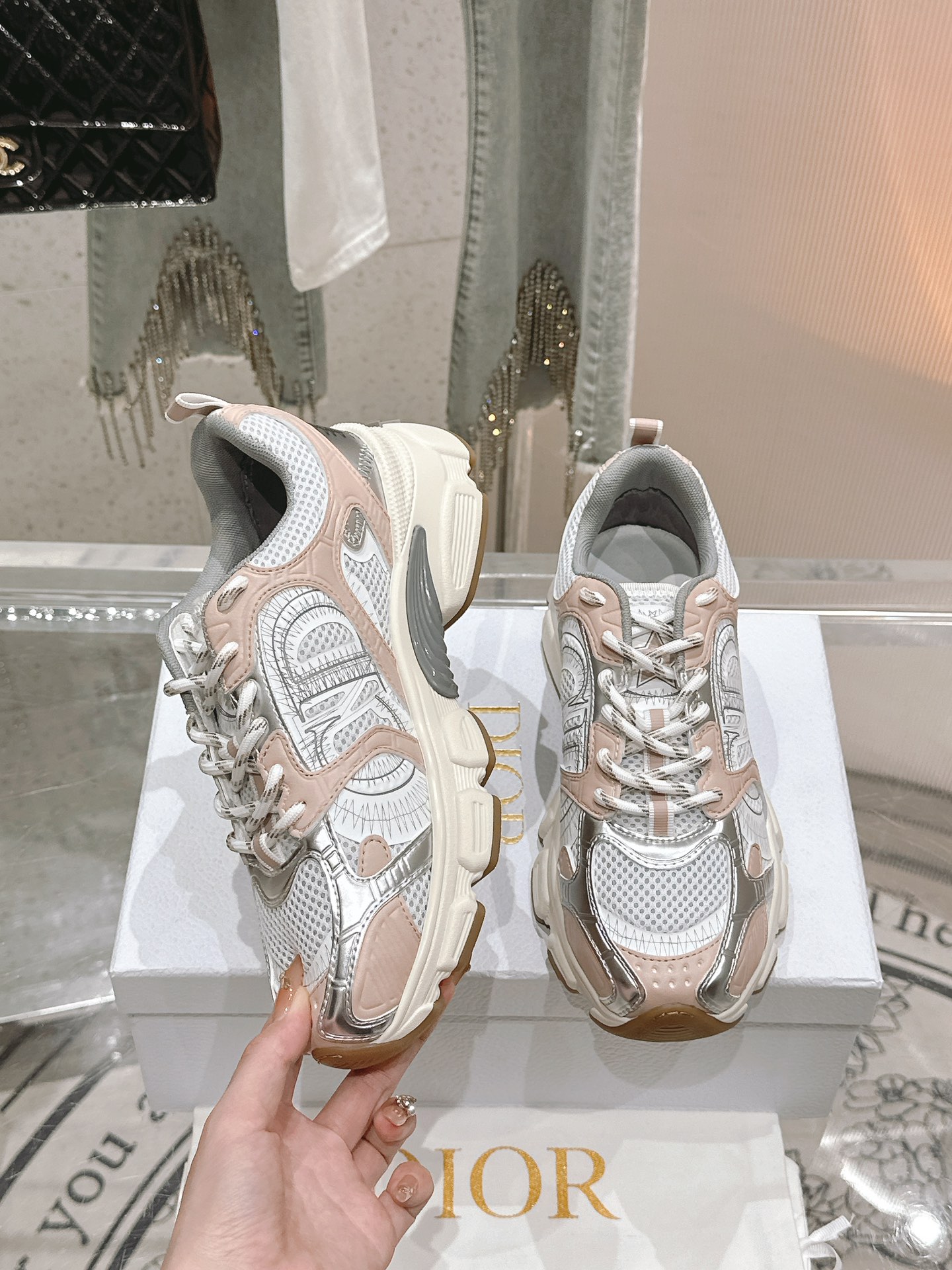 DIOR SNEAKER