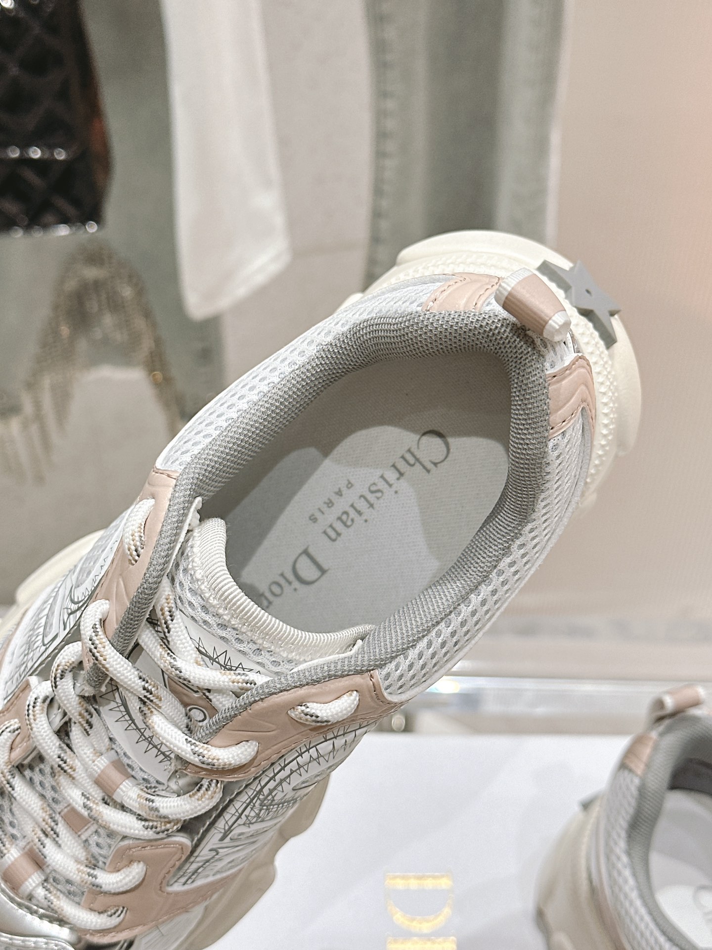 DIOR SNEAKER