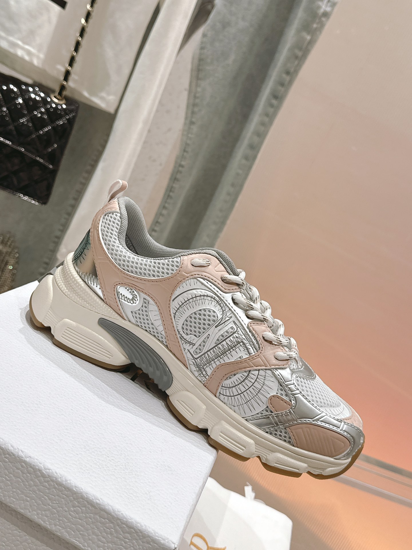 DIOR SNEAKER