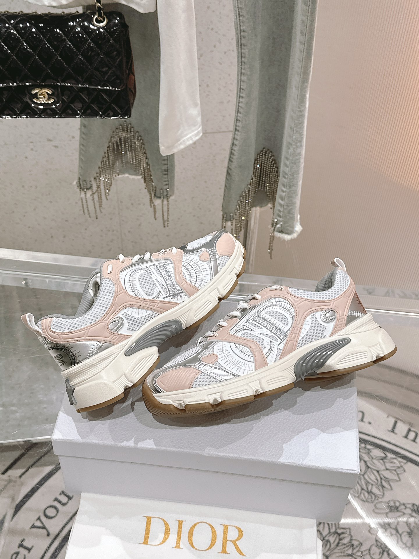 DIOR SNEAKER