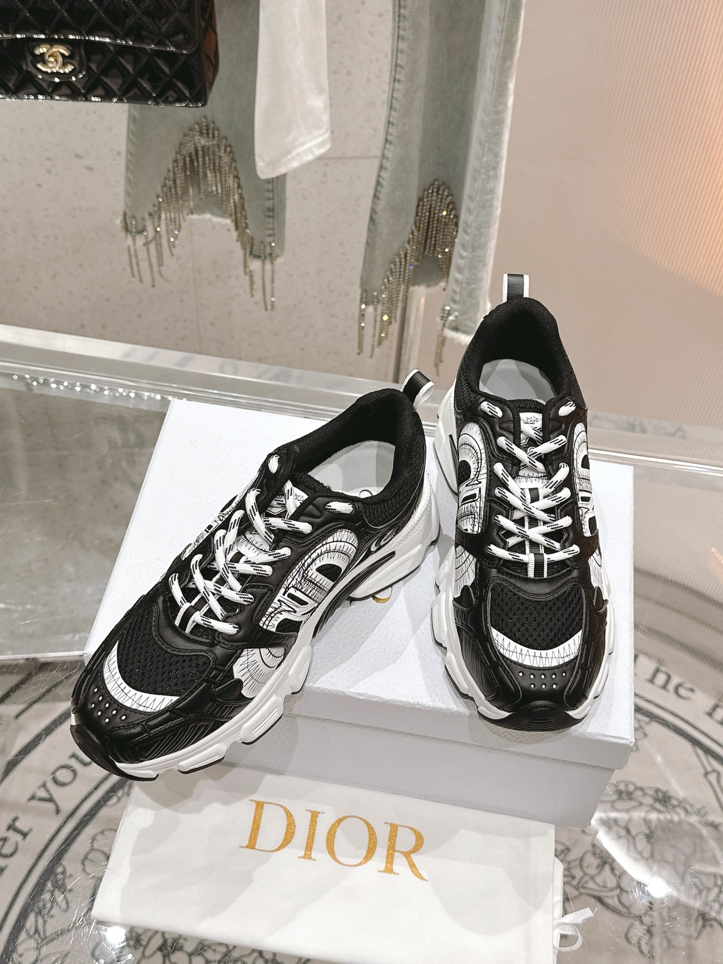 DIOR SNEAKER