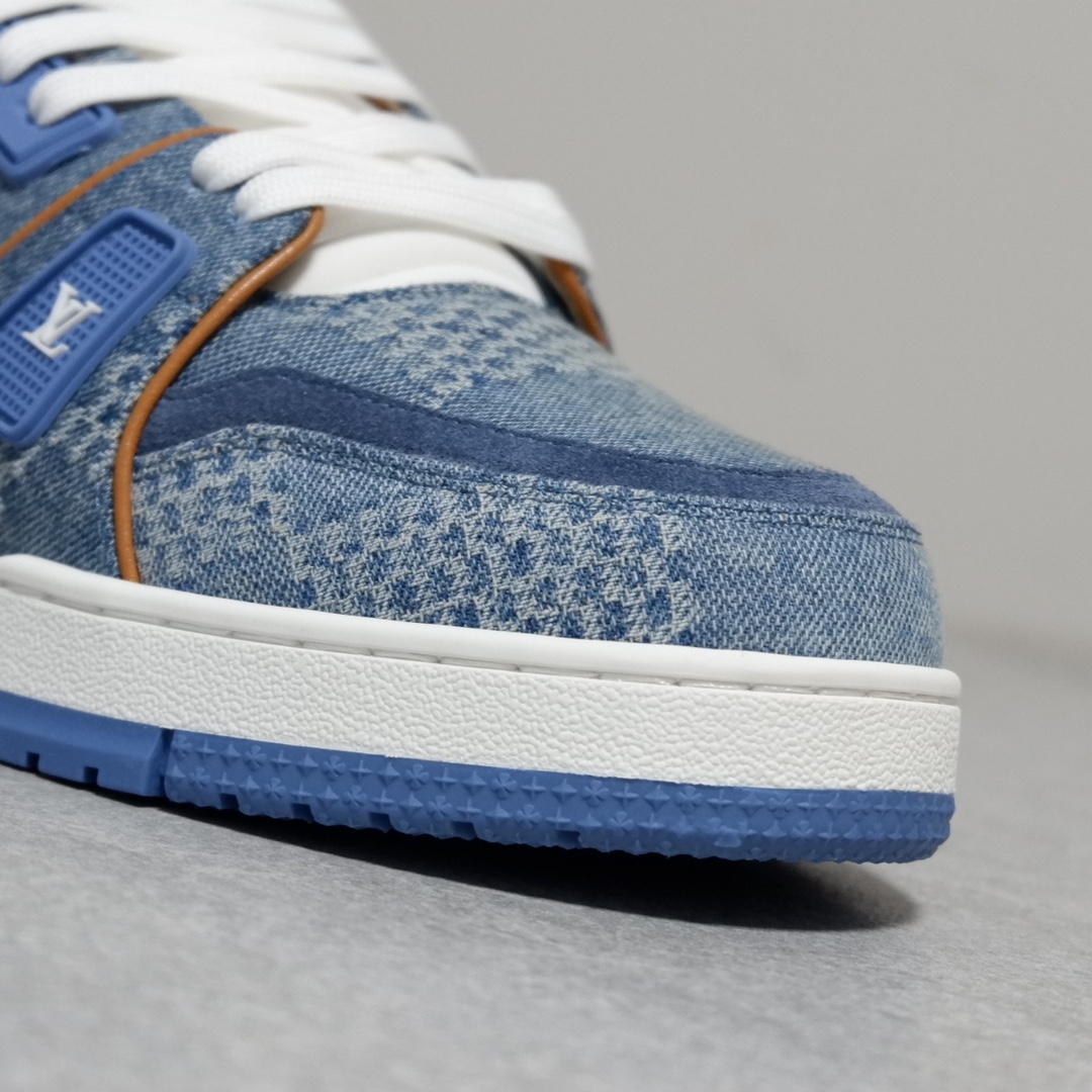 LOUIS VUITTON TRAINERS