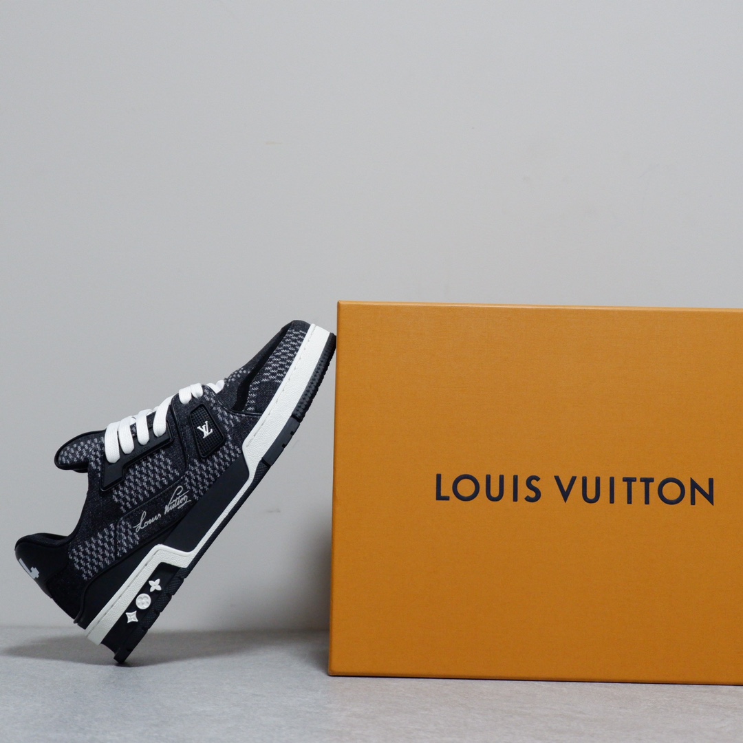 LOUIS VUITTON TRAINERS