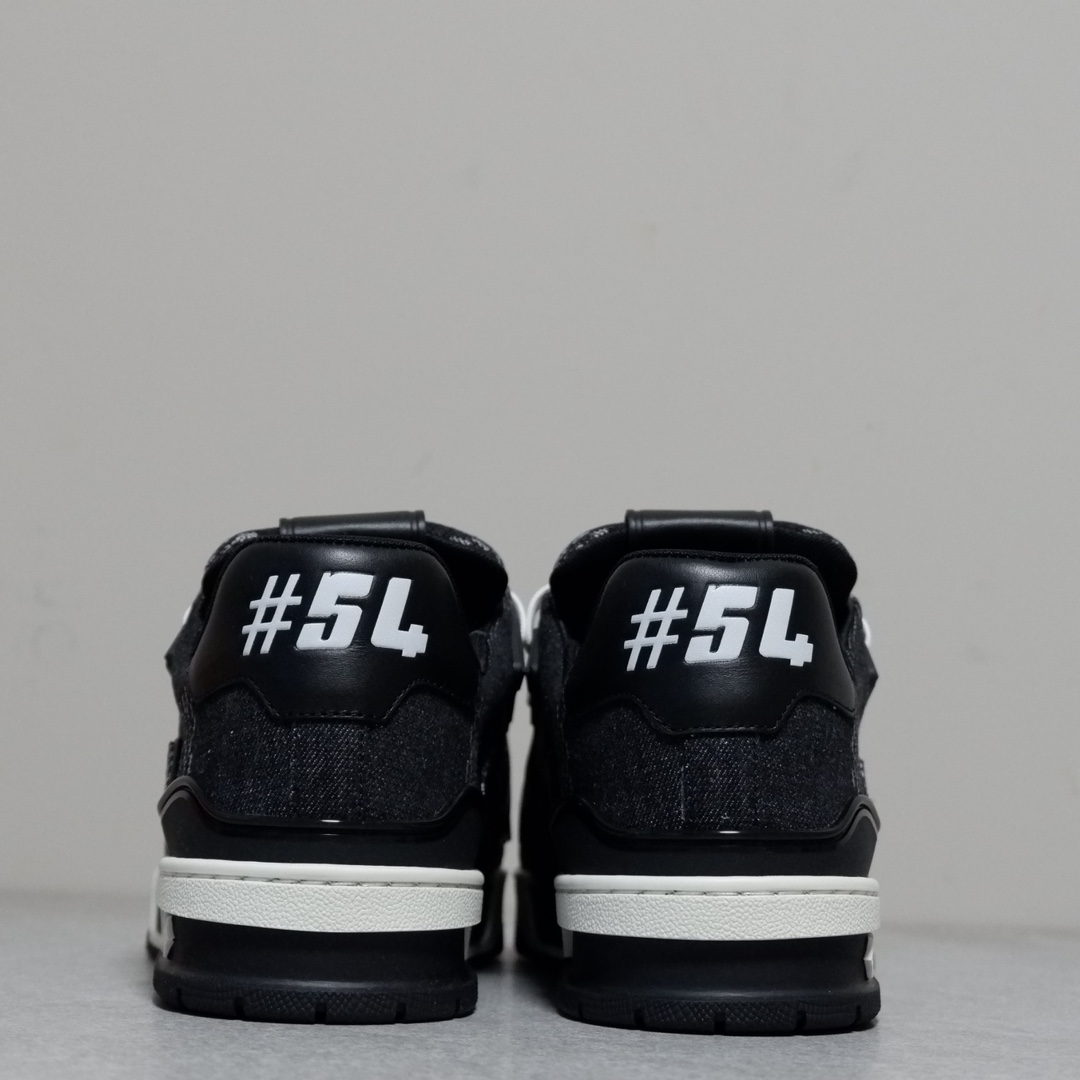 LOUIS VUITTON TRAINERS