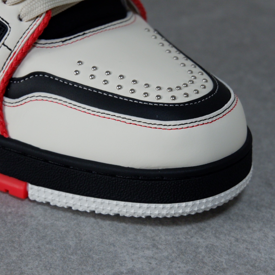 LOUIS VUITTON TRAINERS