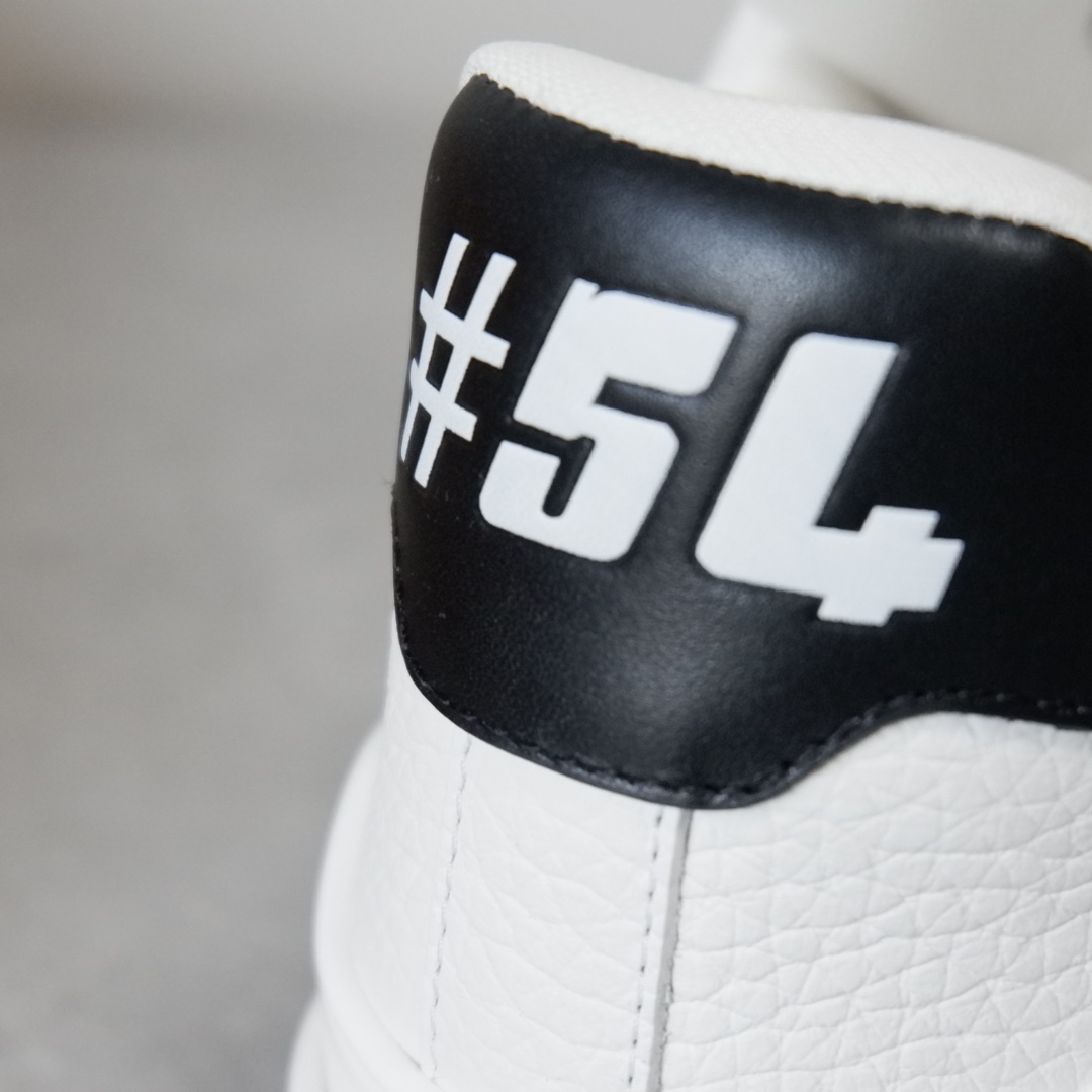 LOUIS VUITTON TRAINERS