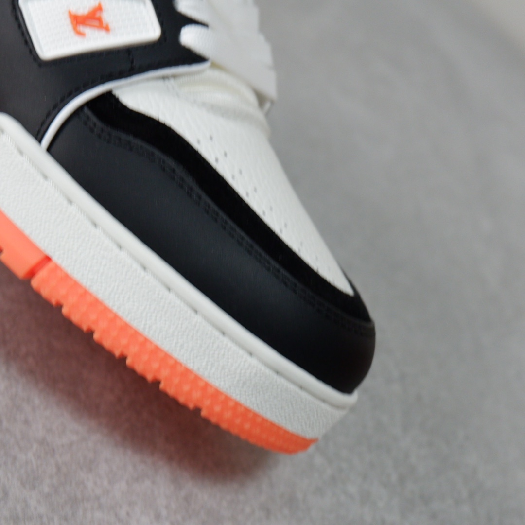 LOUIS VUITTON TRAINERS